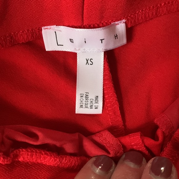 Red pants - Picture 2 of 4